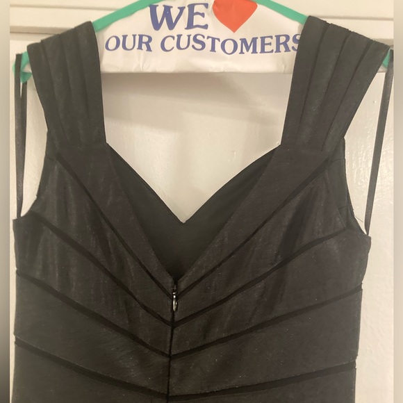 Long Black Formal Evening Dress w Sweetheart Neckline - Picture 8 of 11